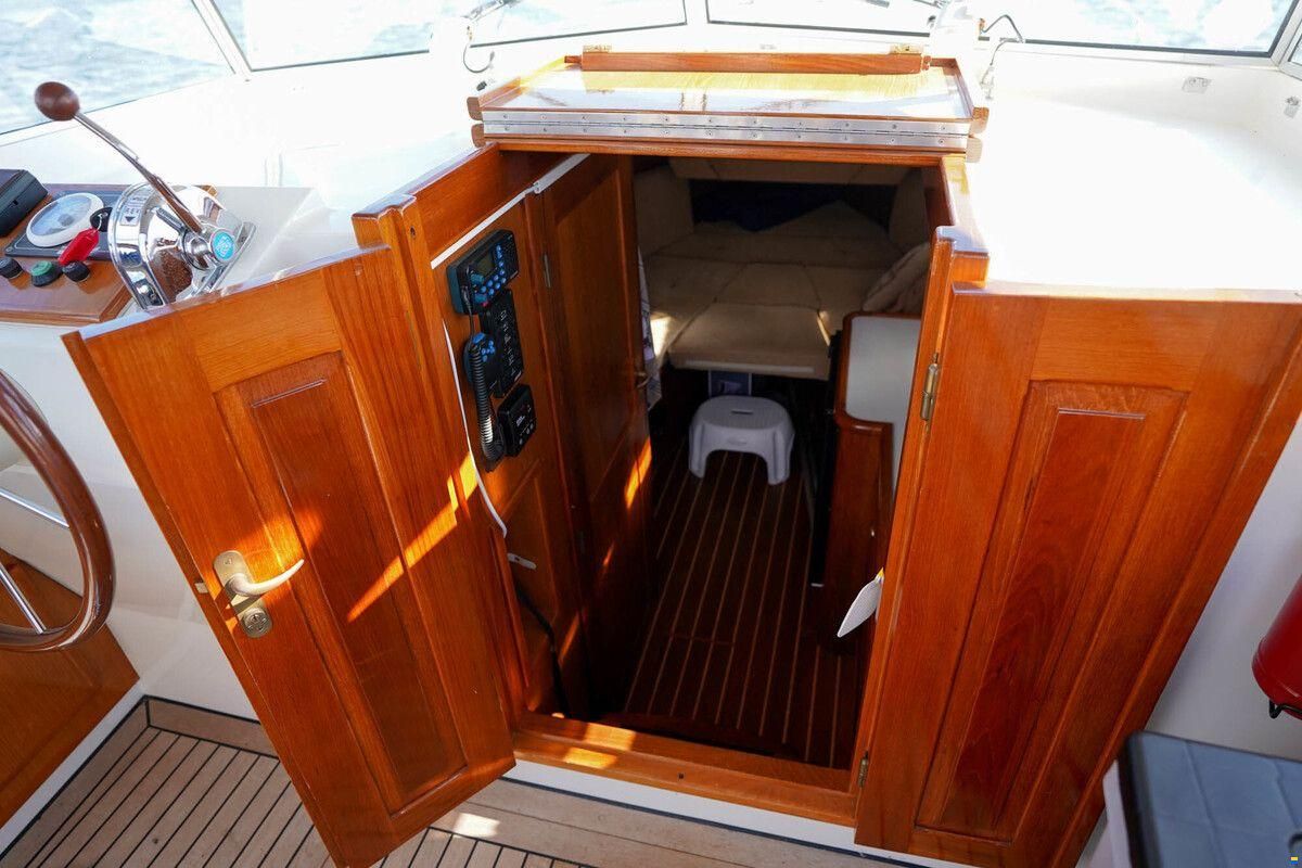 Vedette 8.20 V/OK