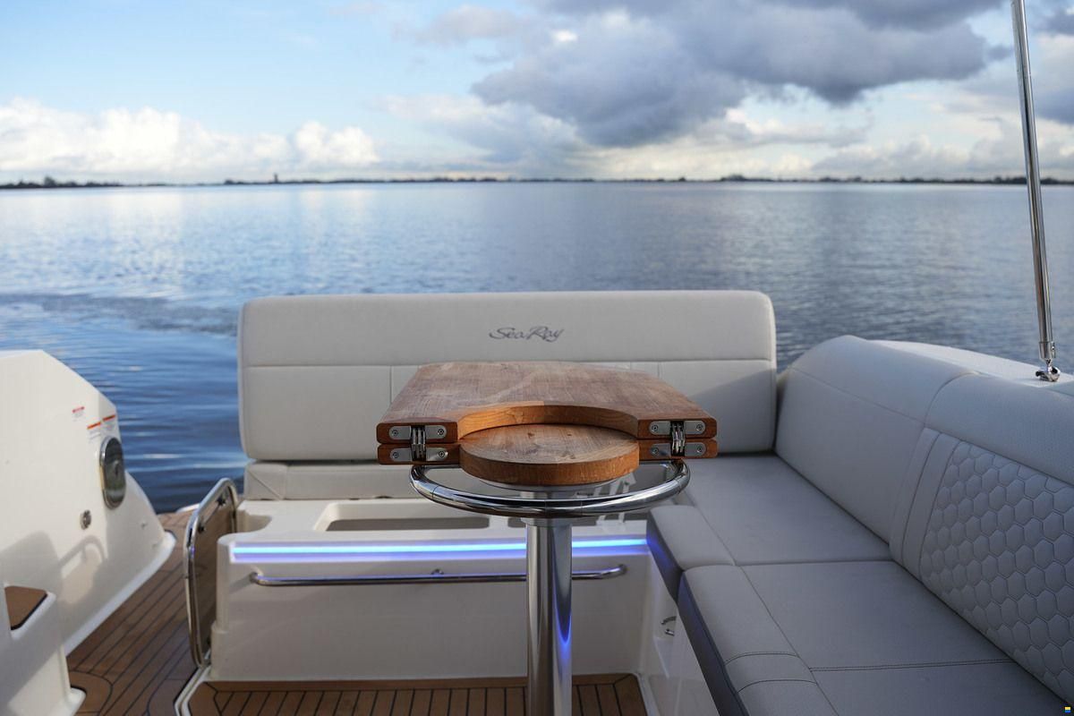 Sea Ray Sundancer 290