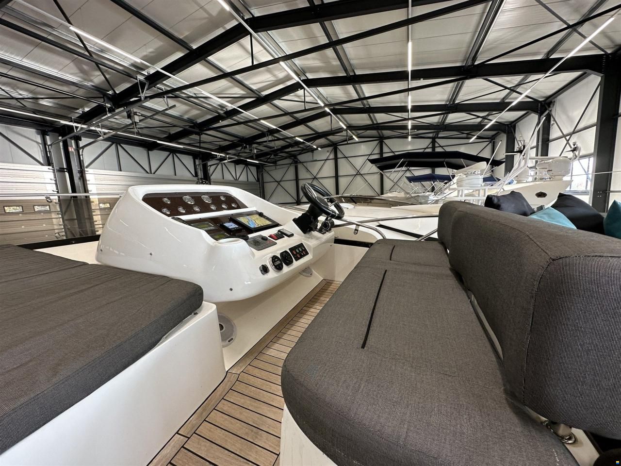 Sunseeker Manhattan 52
