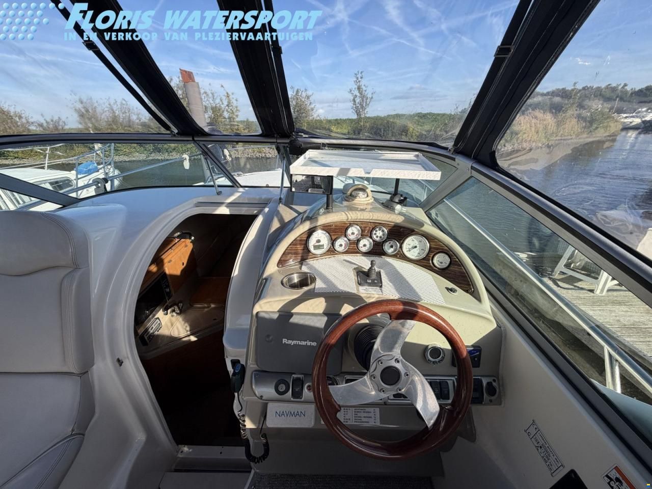 Larson Cabrio 274