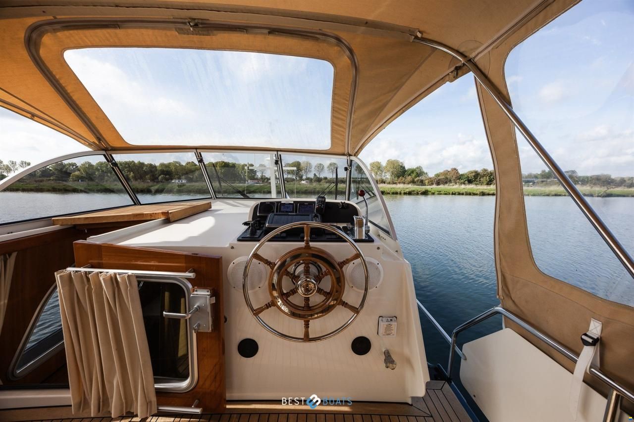 Linssen Grand Sturdy 30.9 AC Brilliant
