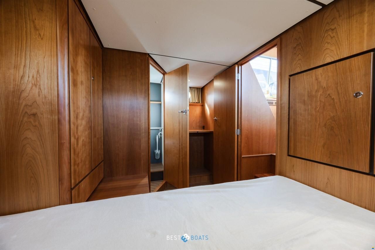 Linssen Grand Sturdy 30.9 AC Brilliant