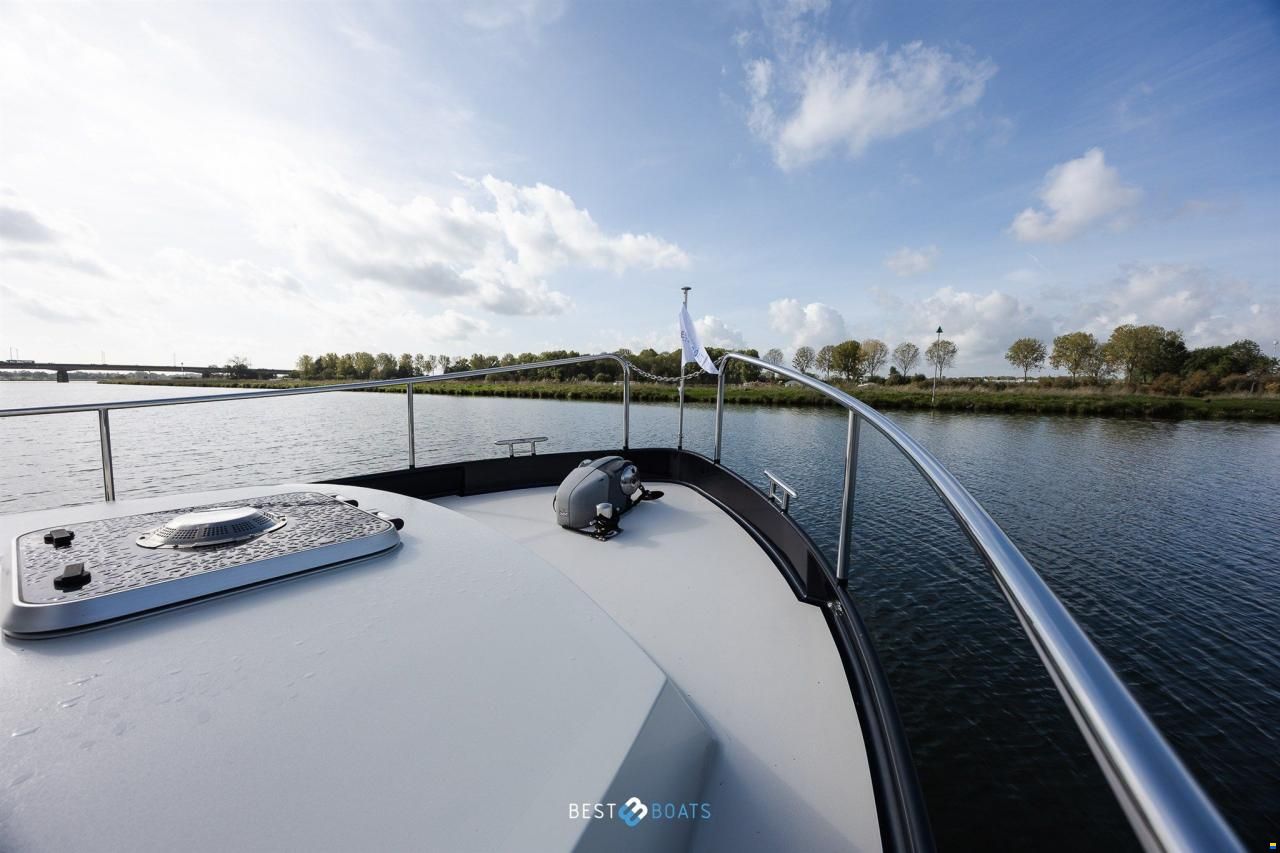 Linssen Grand Sturdy 30.9 AC Brilliant