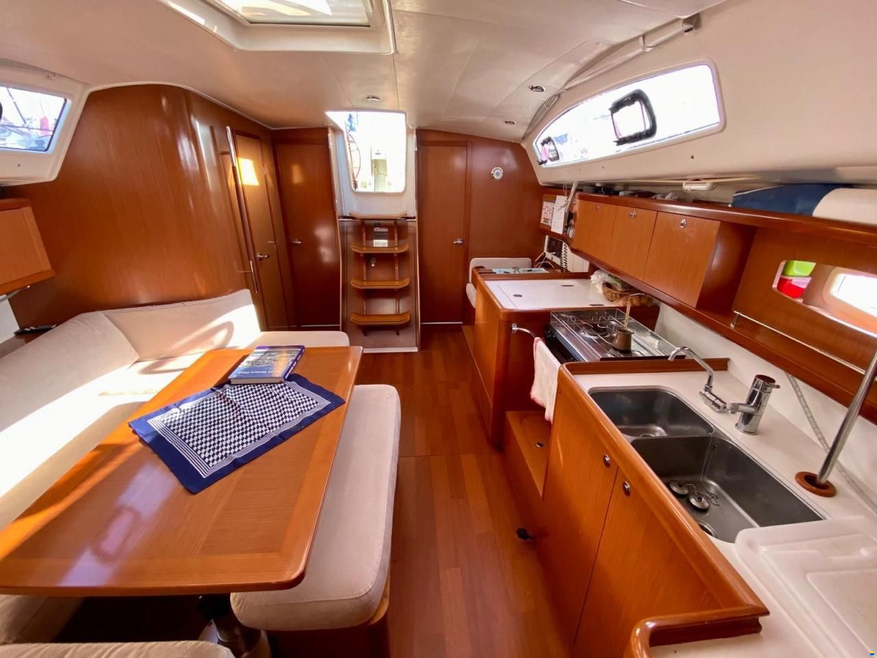 Beneteau Oceanis 40