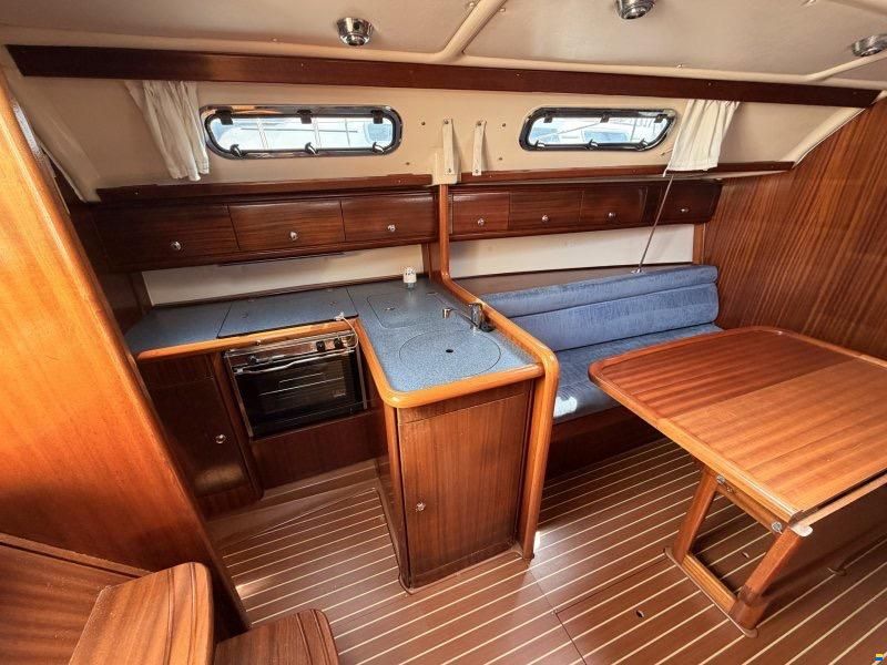 Bavaria 32