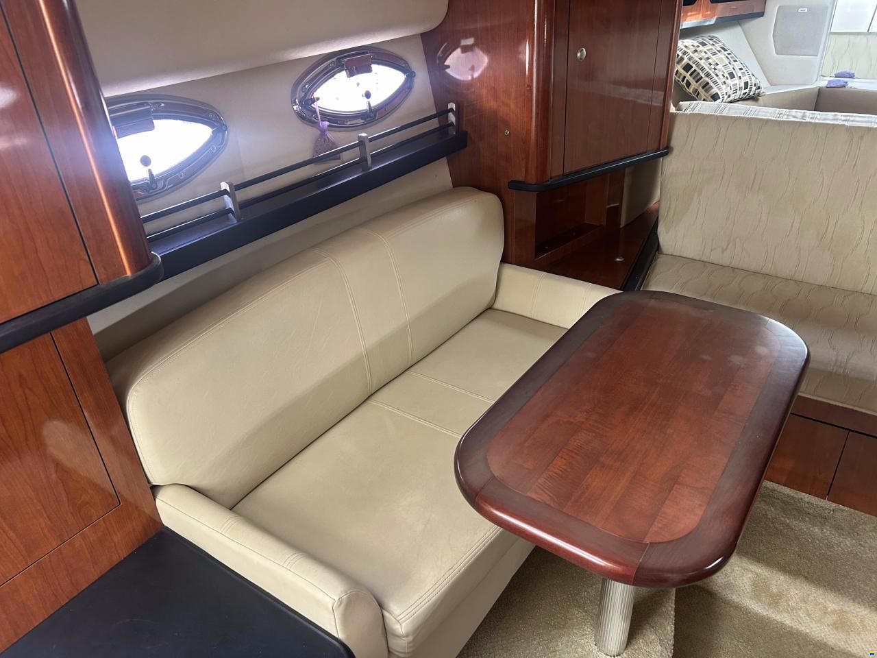 Sea Ray 325 SUNDANCER