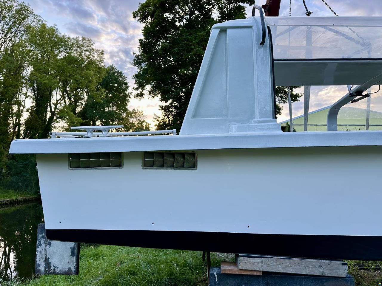 10 Ausflugsboot