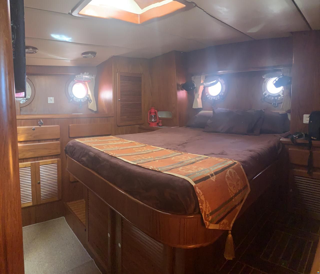 Seahorse Marine Diesel Duck 46+2 Seahorse Marine