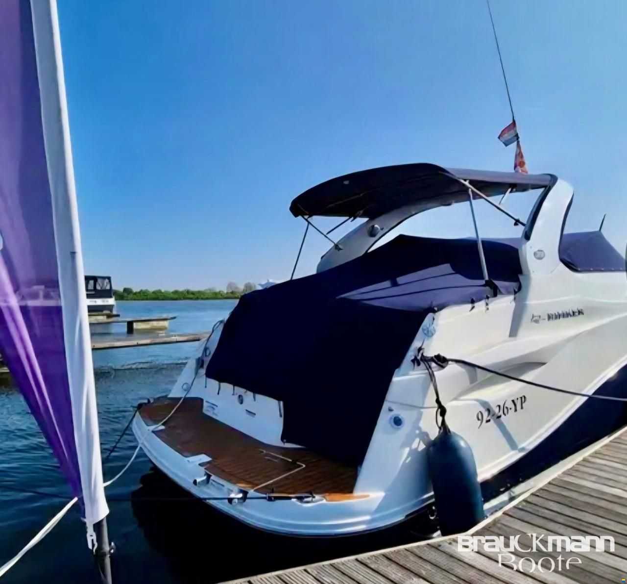 Rinker 310 Express Cruiser