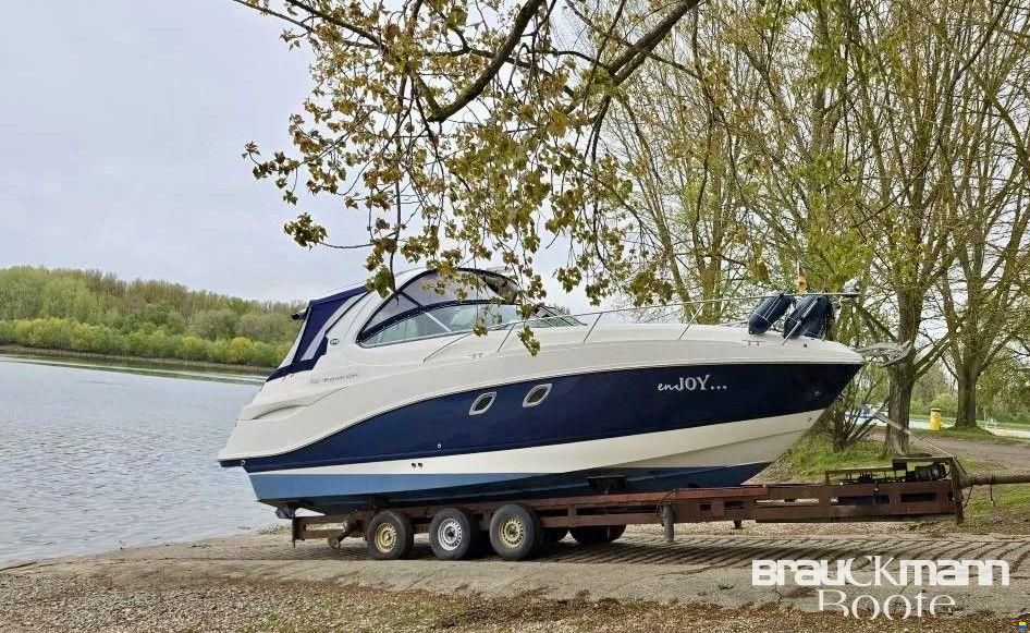 Rinker 310 Express Cruiser