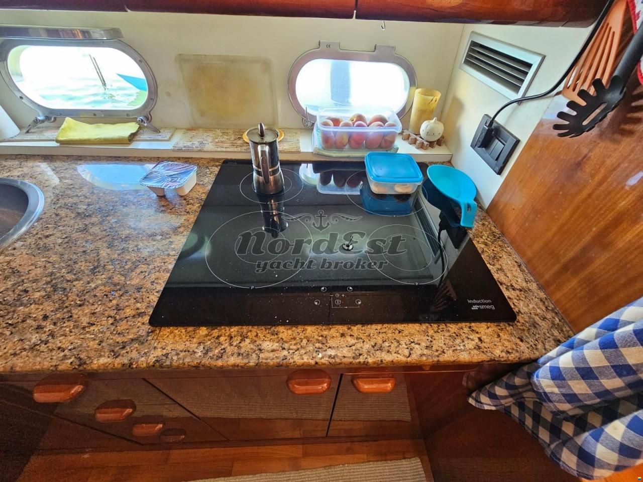 Ferretti 430