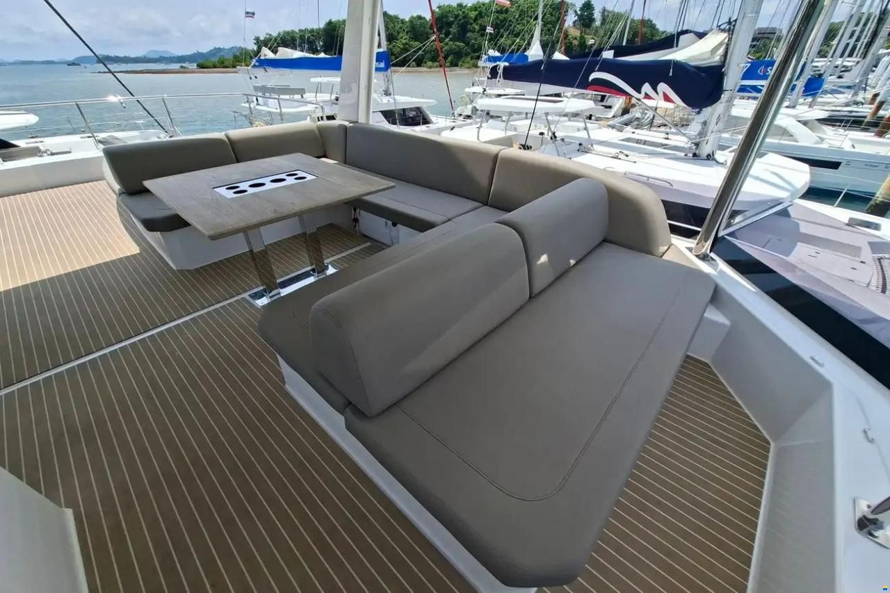 Leopard 53 Powercat