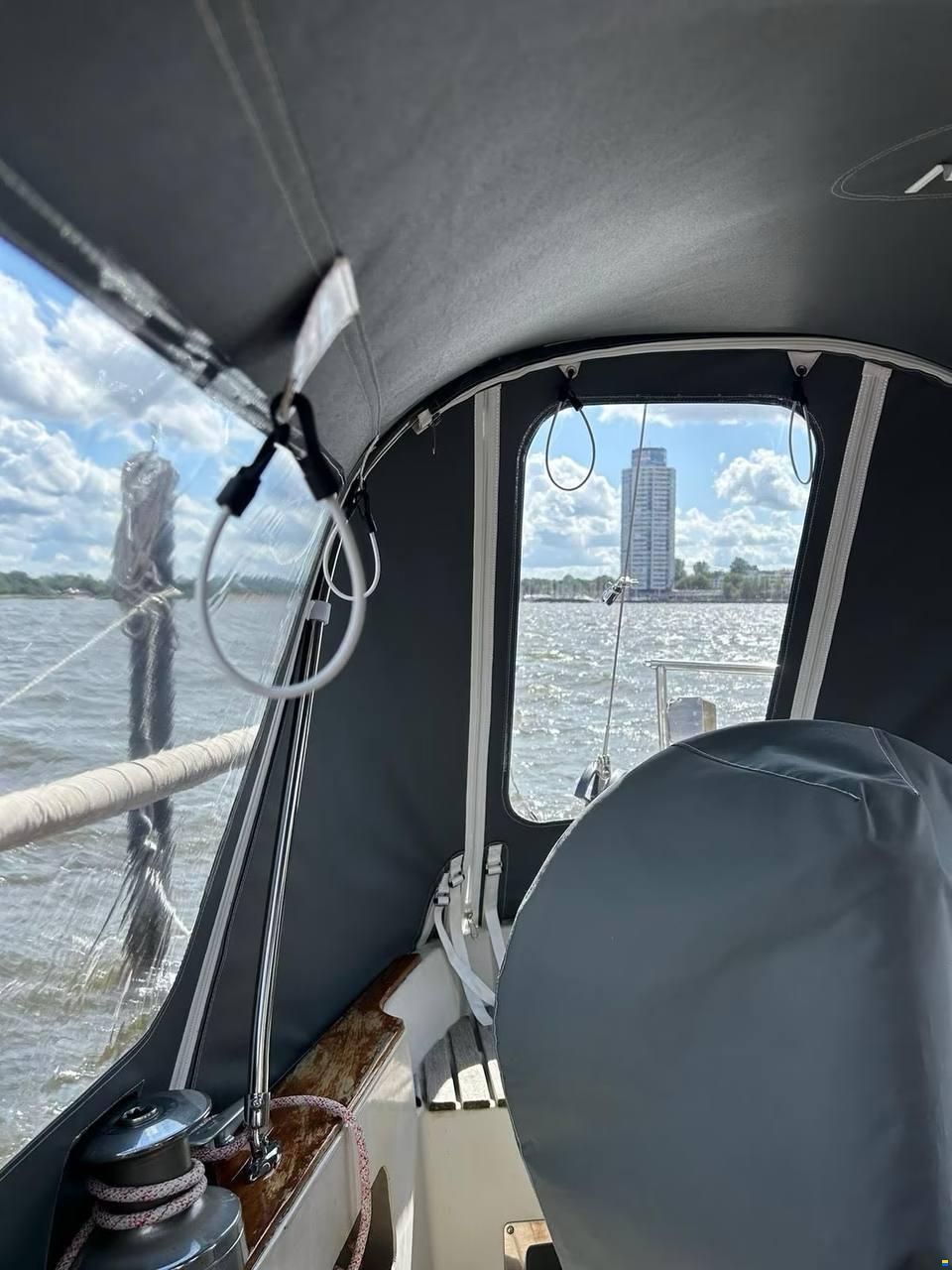 Bianca Commander 31