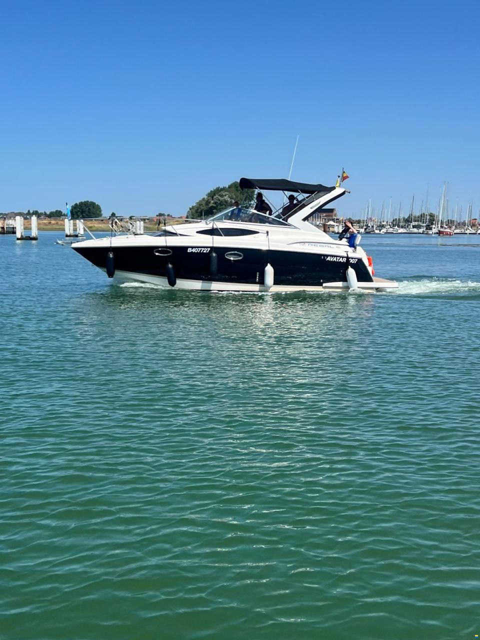 Regal 2860 Window Express
