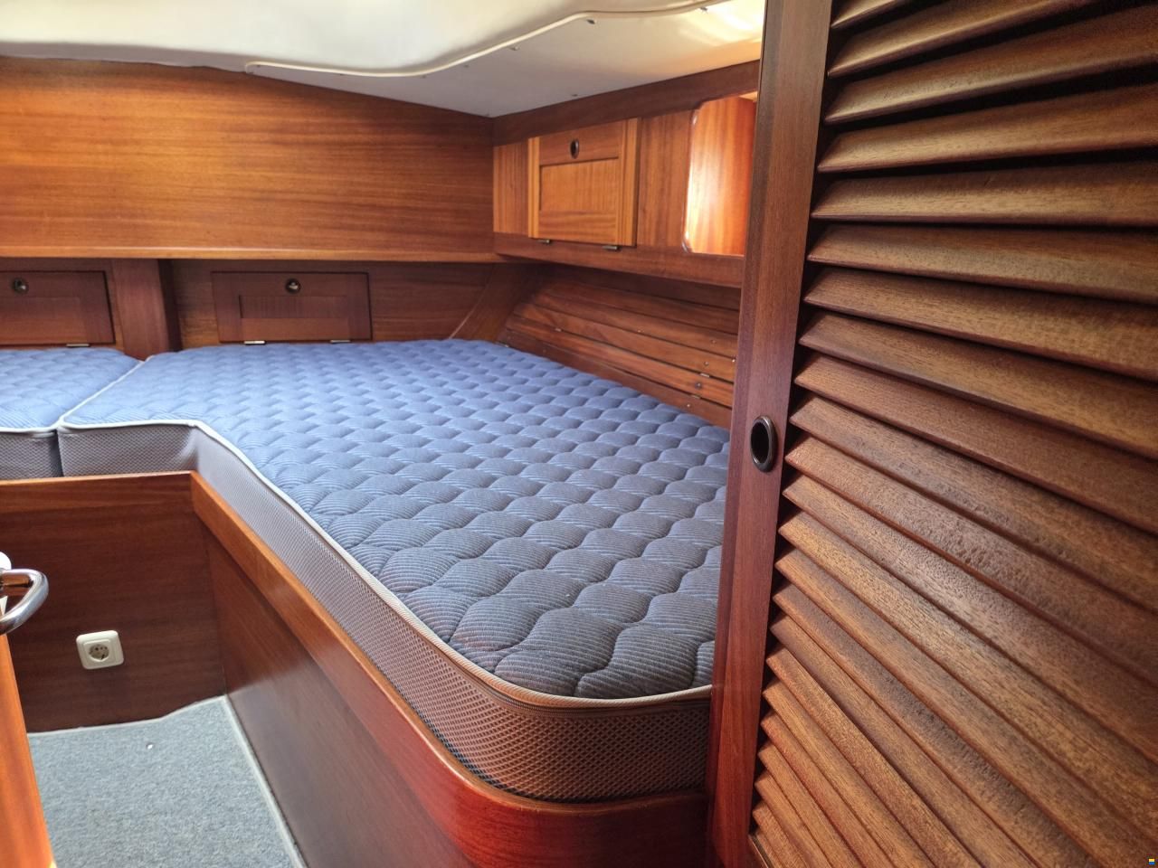 Hallberg-Rassy 382