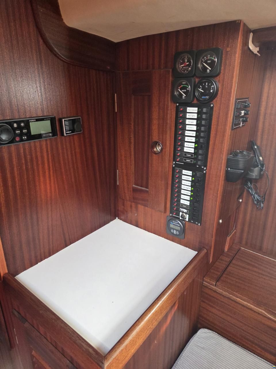 Hallberg-Rassy 382