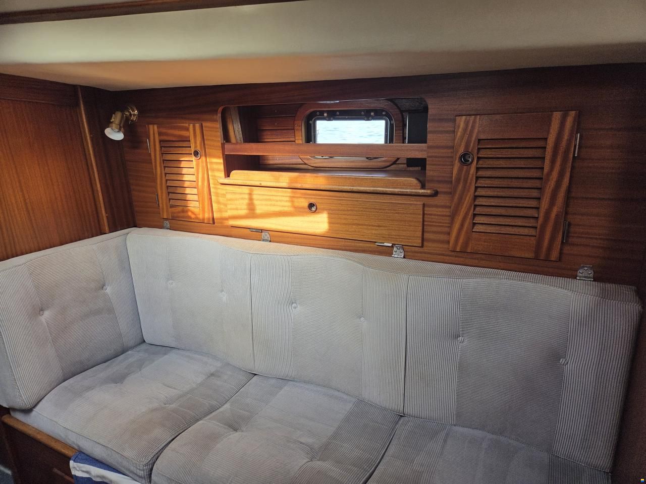 Hallberg-Rassy 382