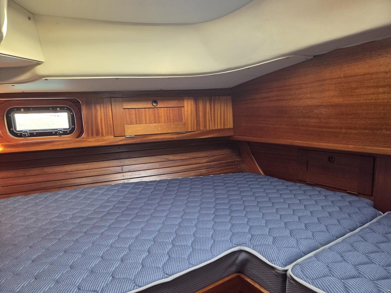 Hallberg-Rassy 382
