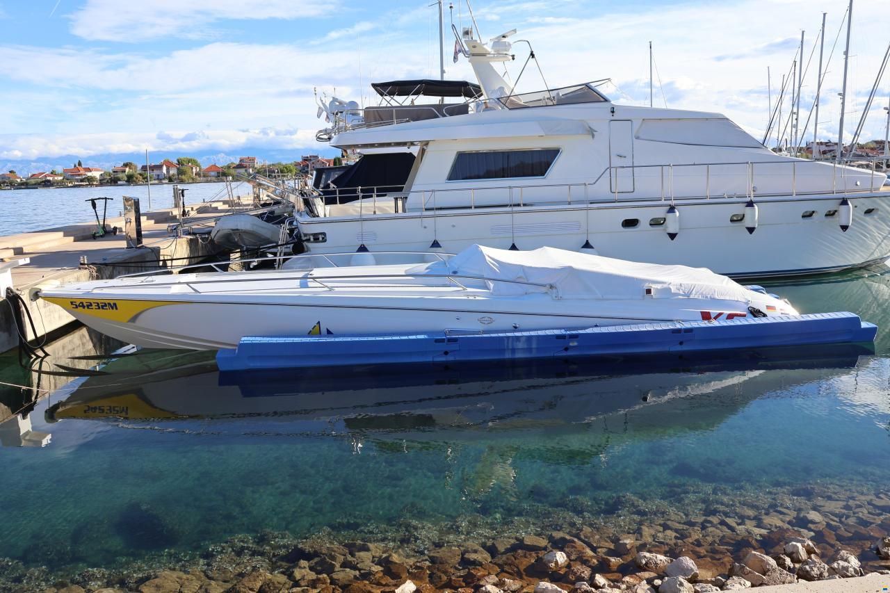 Sunseeker XS 2000