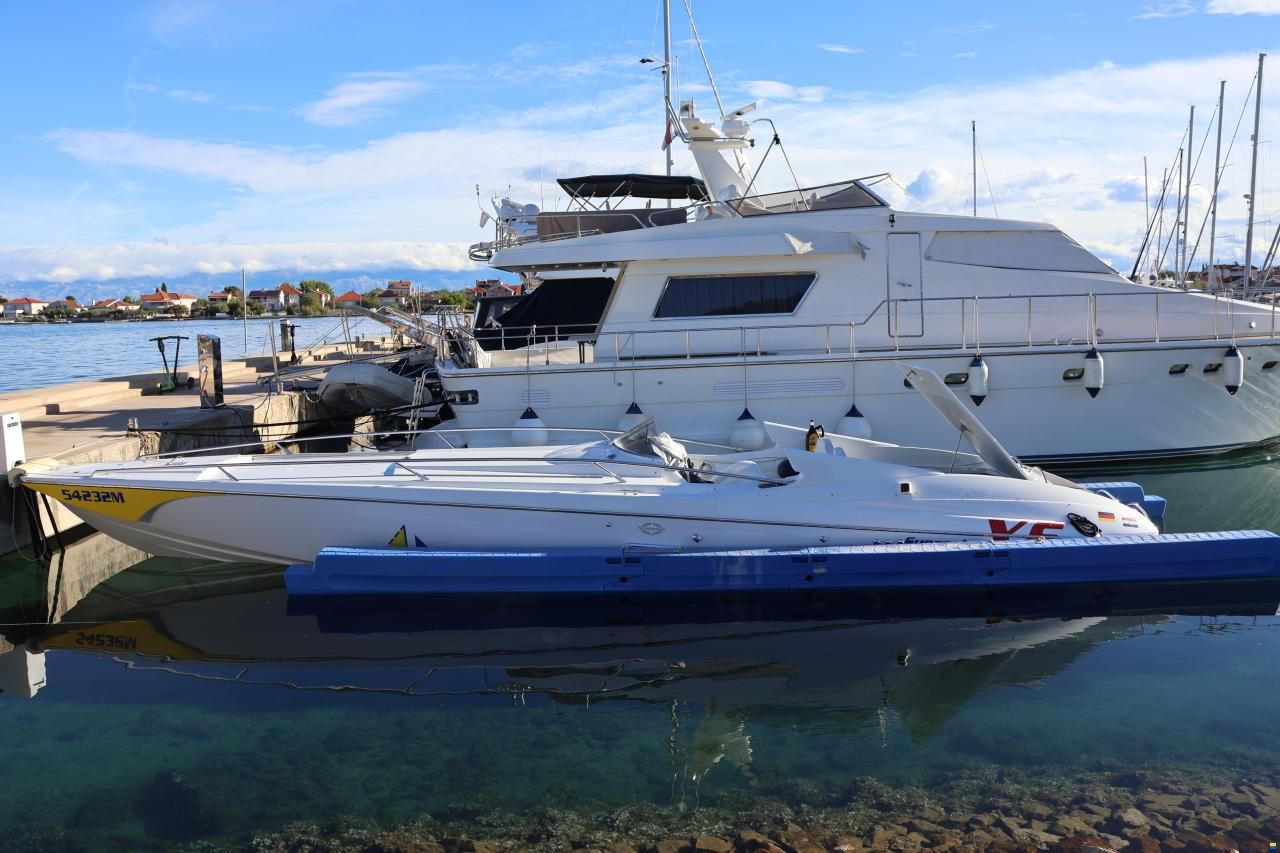 Sunseeker XS 2000
