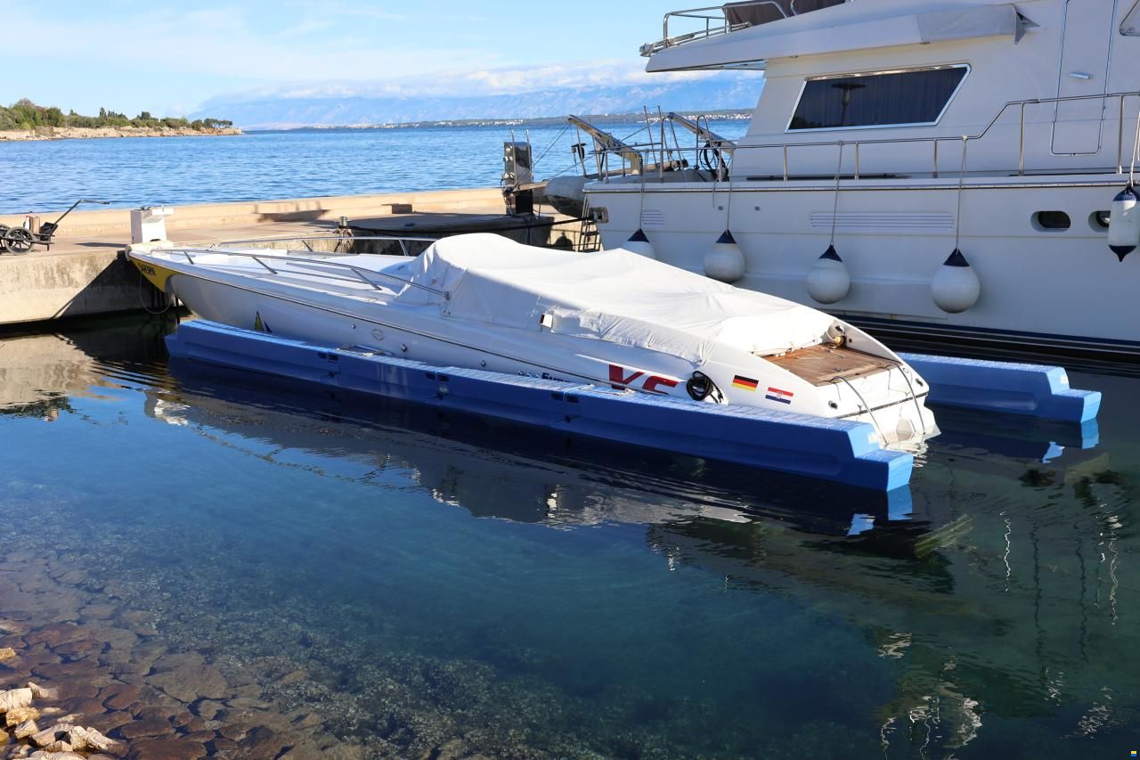 Sunseeker XS 2000
