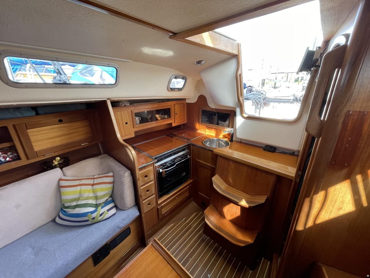 Hanse 331