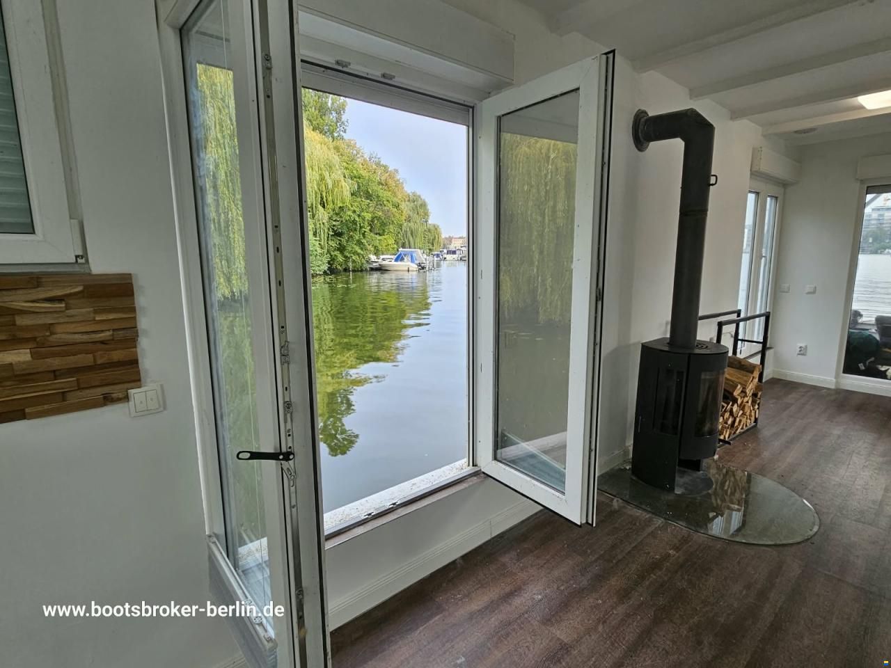 Floating Home Gabriella HBO 103