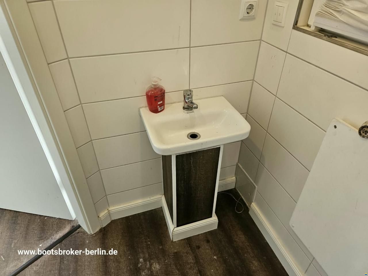 Floating Home Gabriella HBO 103