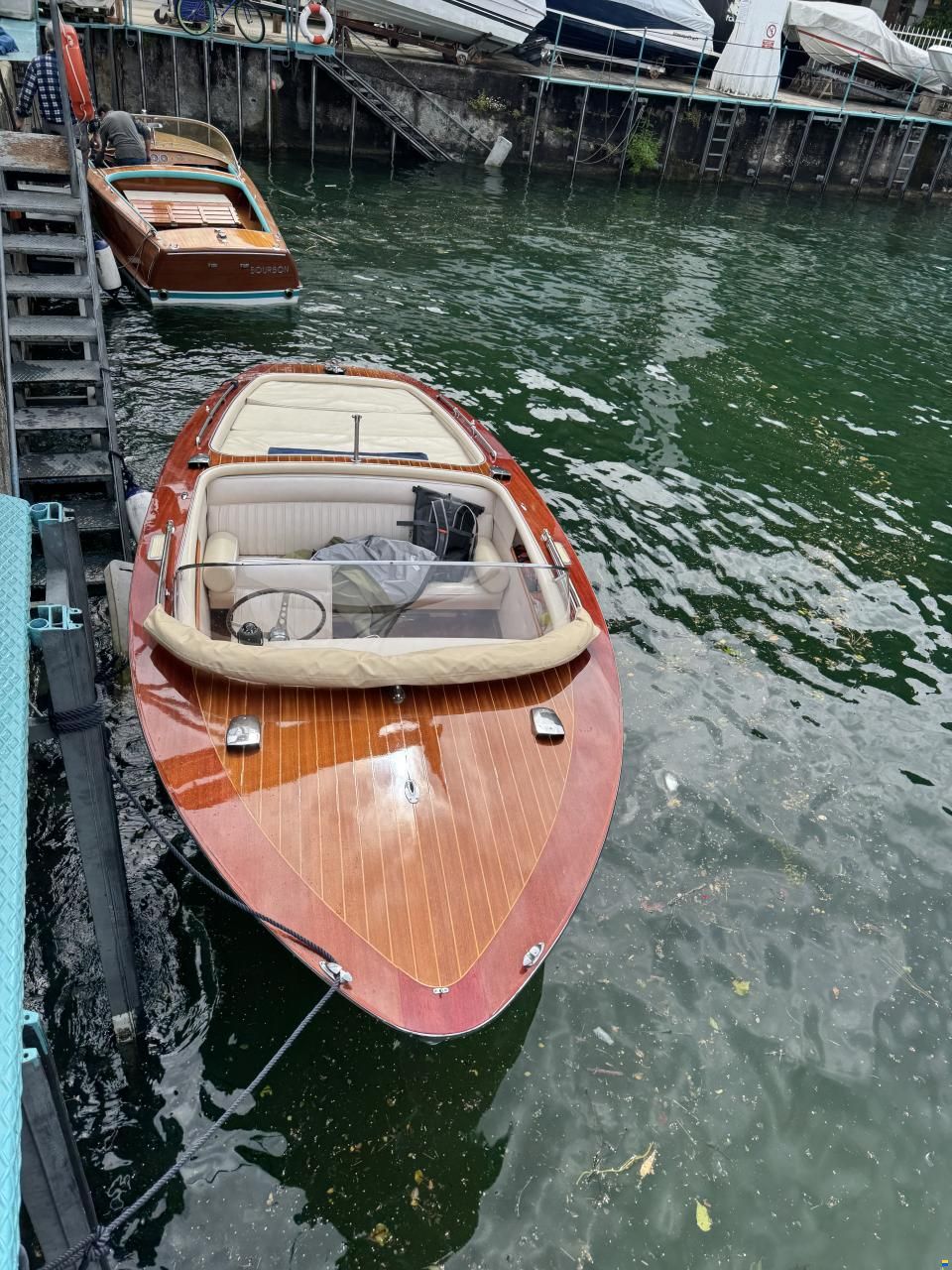 Boesch Acapulco 580 Runabout