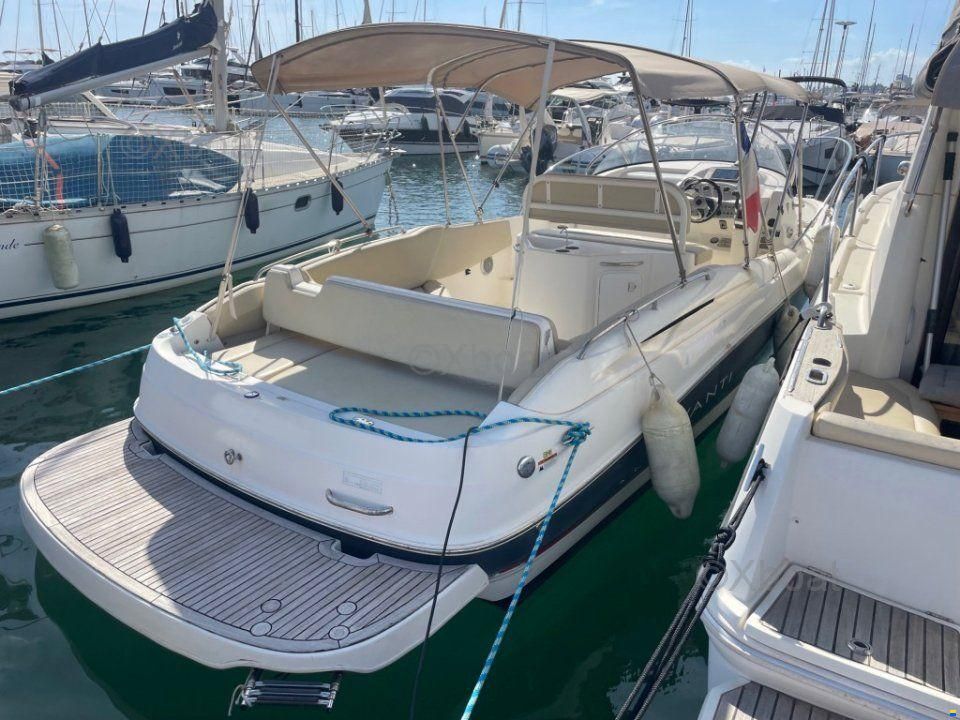 Bayliner Avanti 8