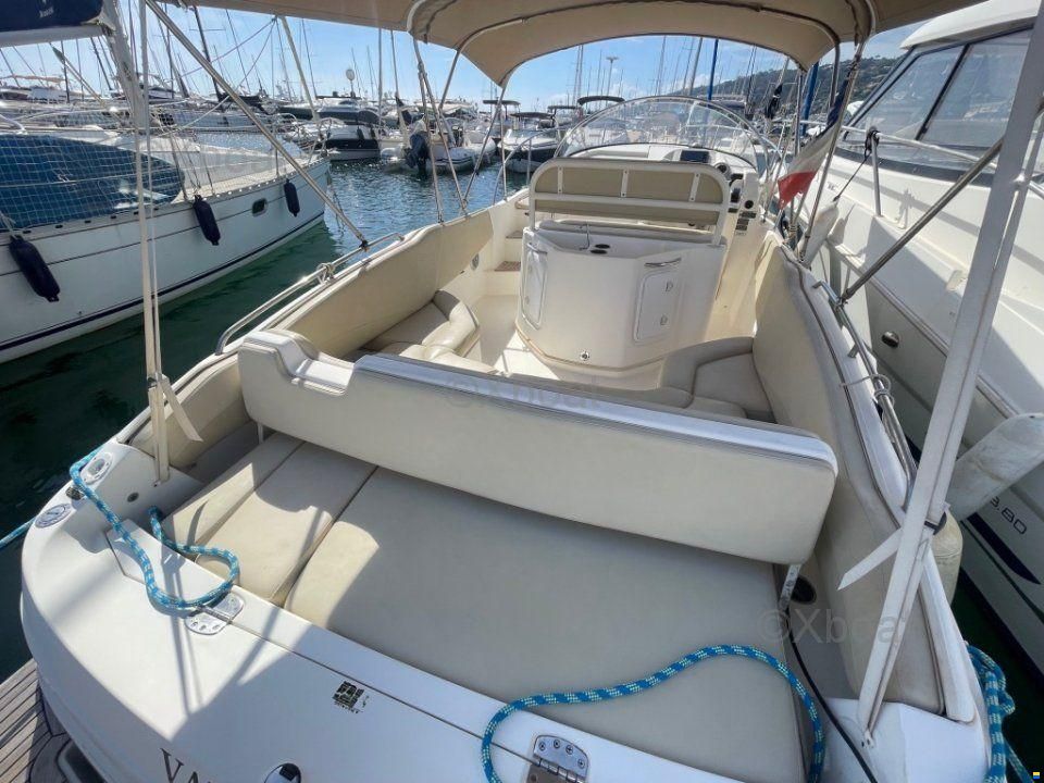 Bayliner Avanti 8