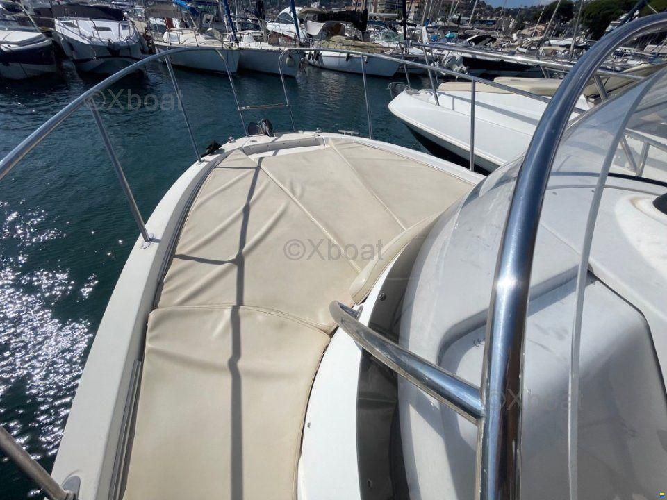 Bayliner Avanti 8