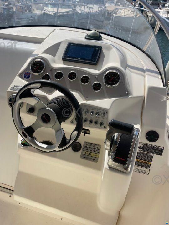 Bayliner Avanti 8