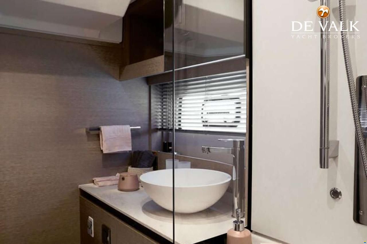 Prestige 420 Flybridge