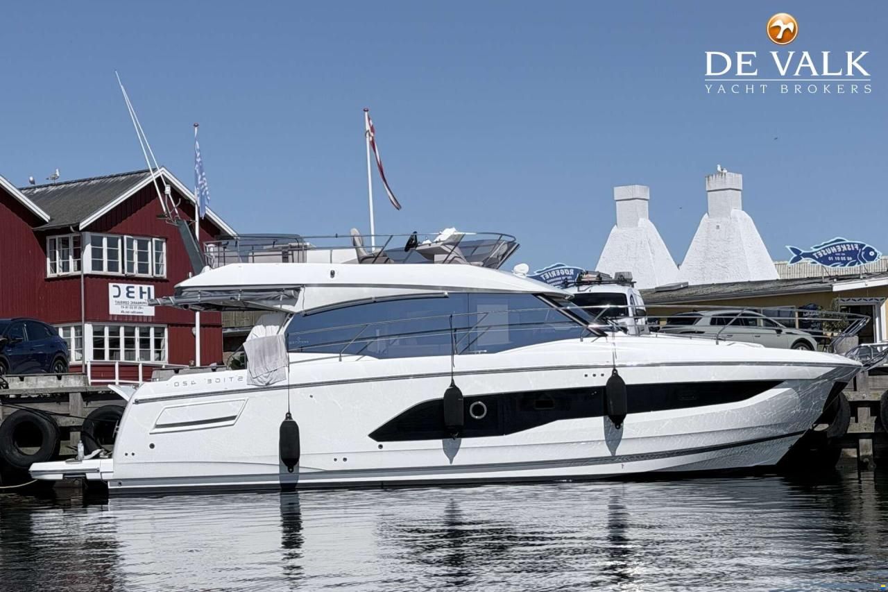 Prestige 420 Flybridge