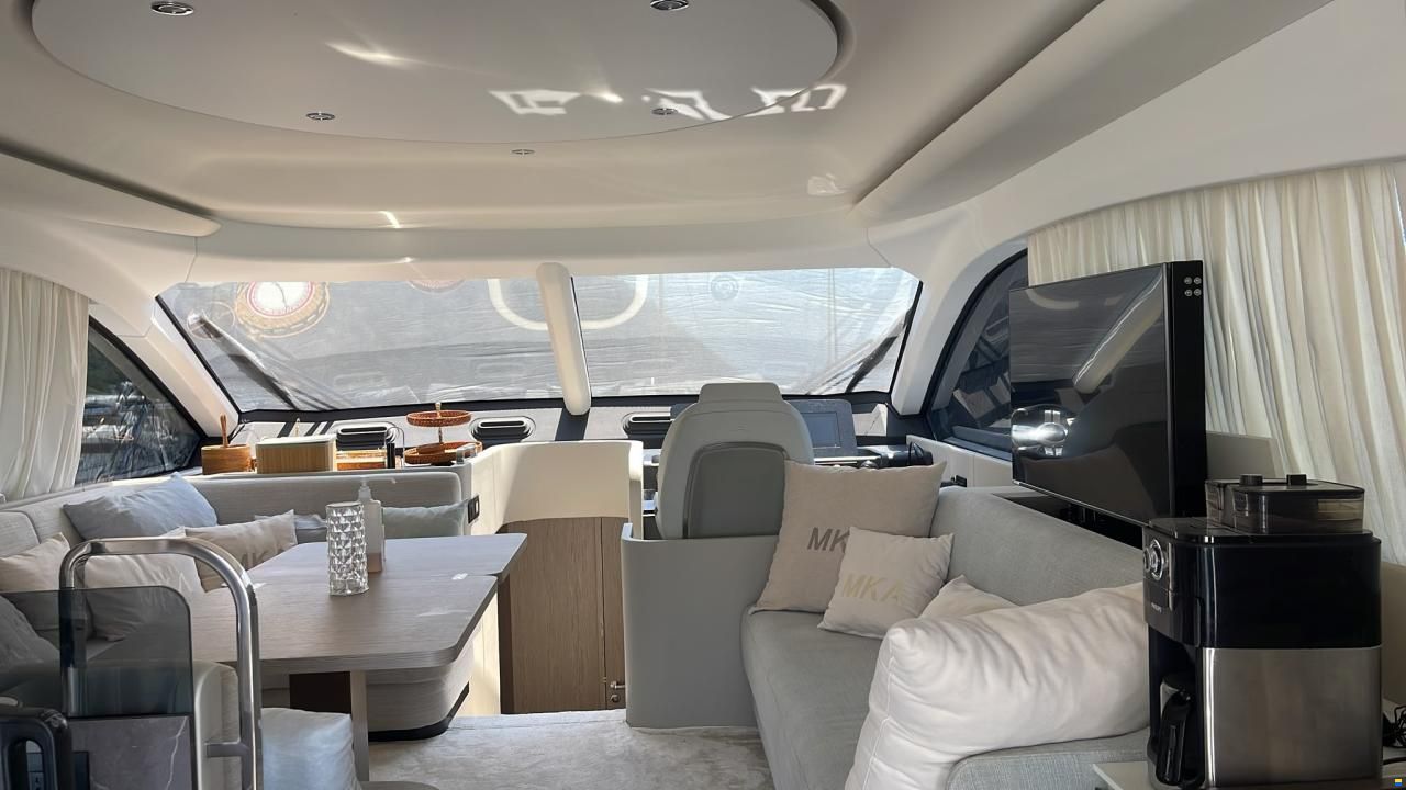 Azimut Flybridge 53