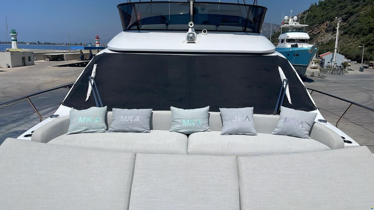 Azimut Flybridge 53