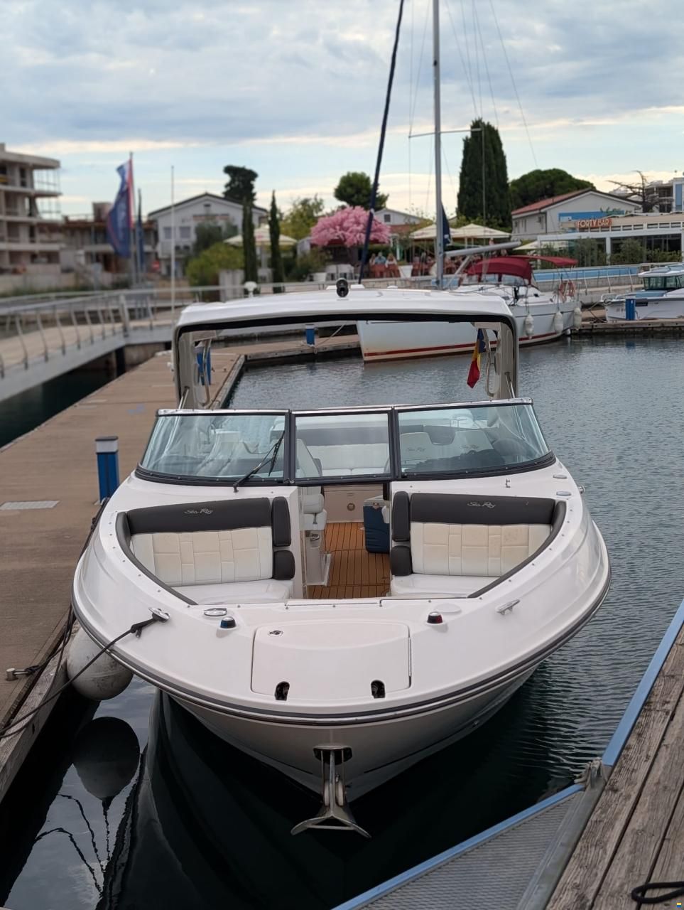 Sea Ray 350 SLX