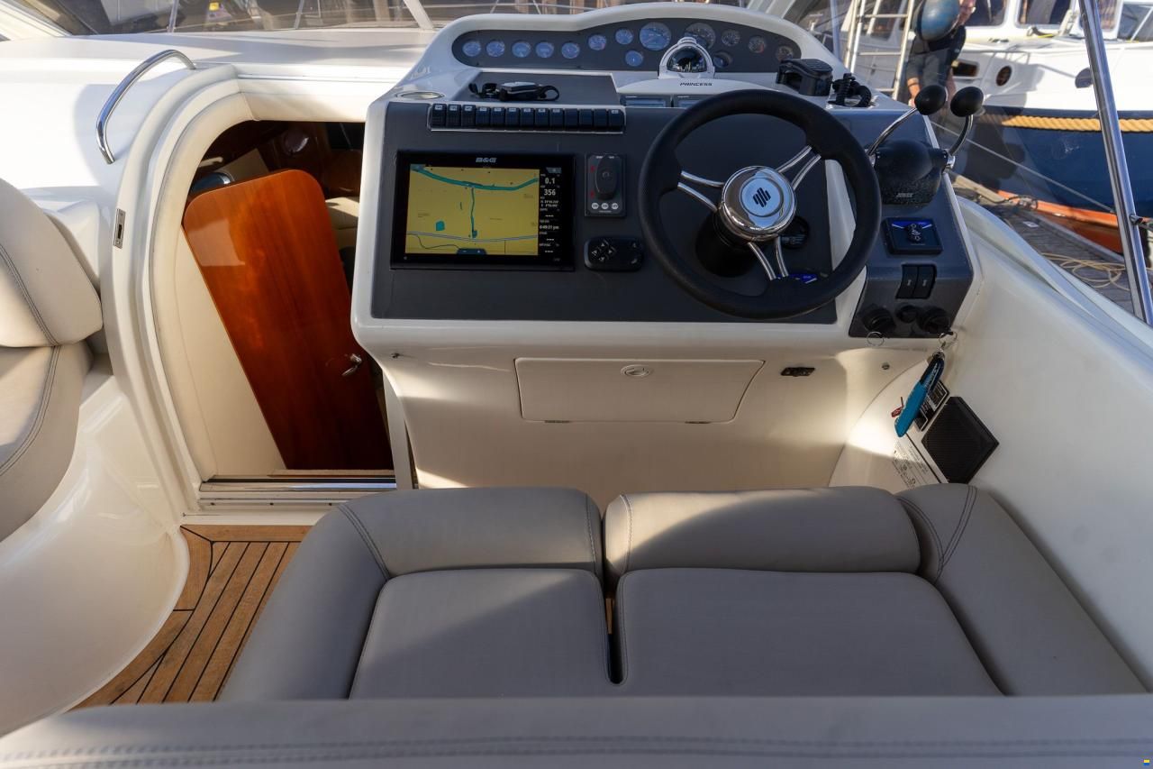Princess V42