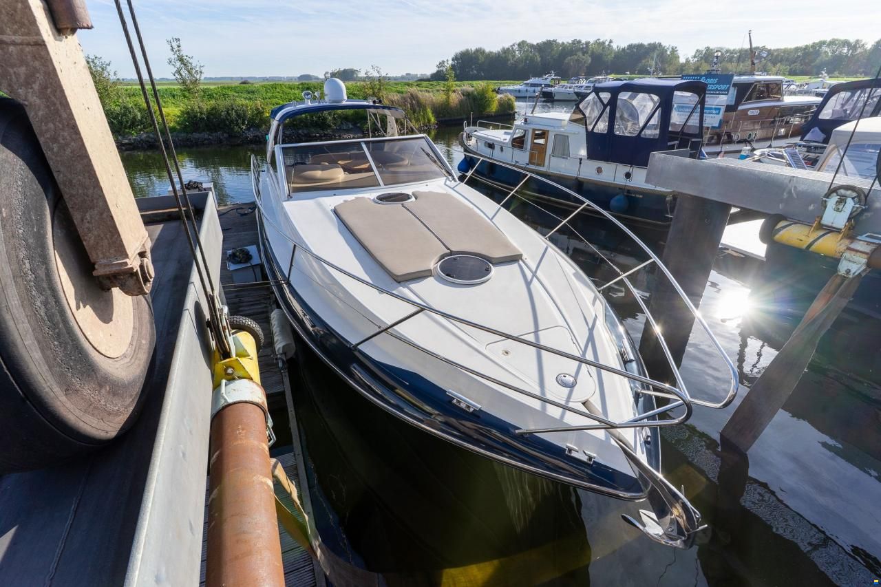 Princess V42