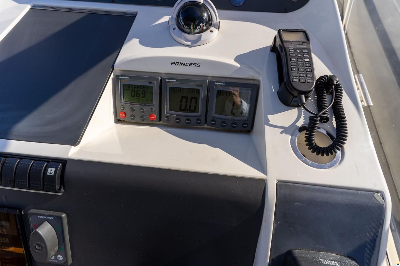 Princess V42