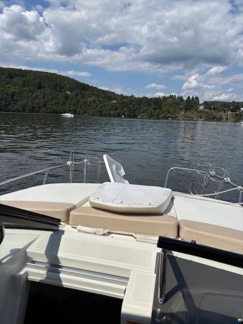 Bayliner VR5