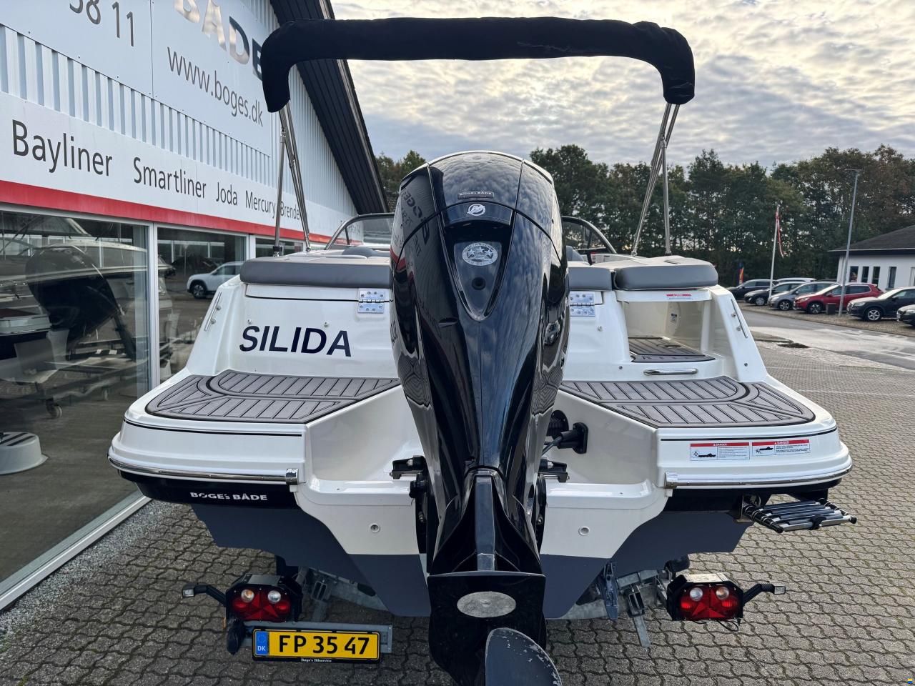 Bayliner VR5 Bowrider med 150 hk Mercury-EFI 3,0L