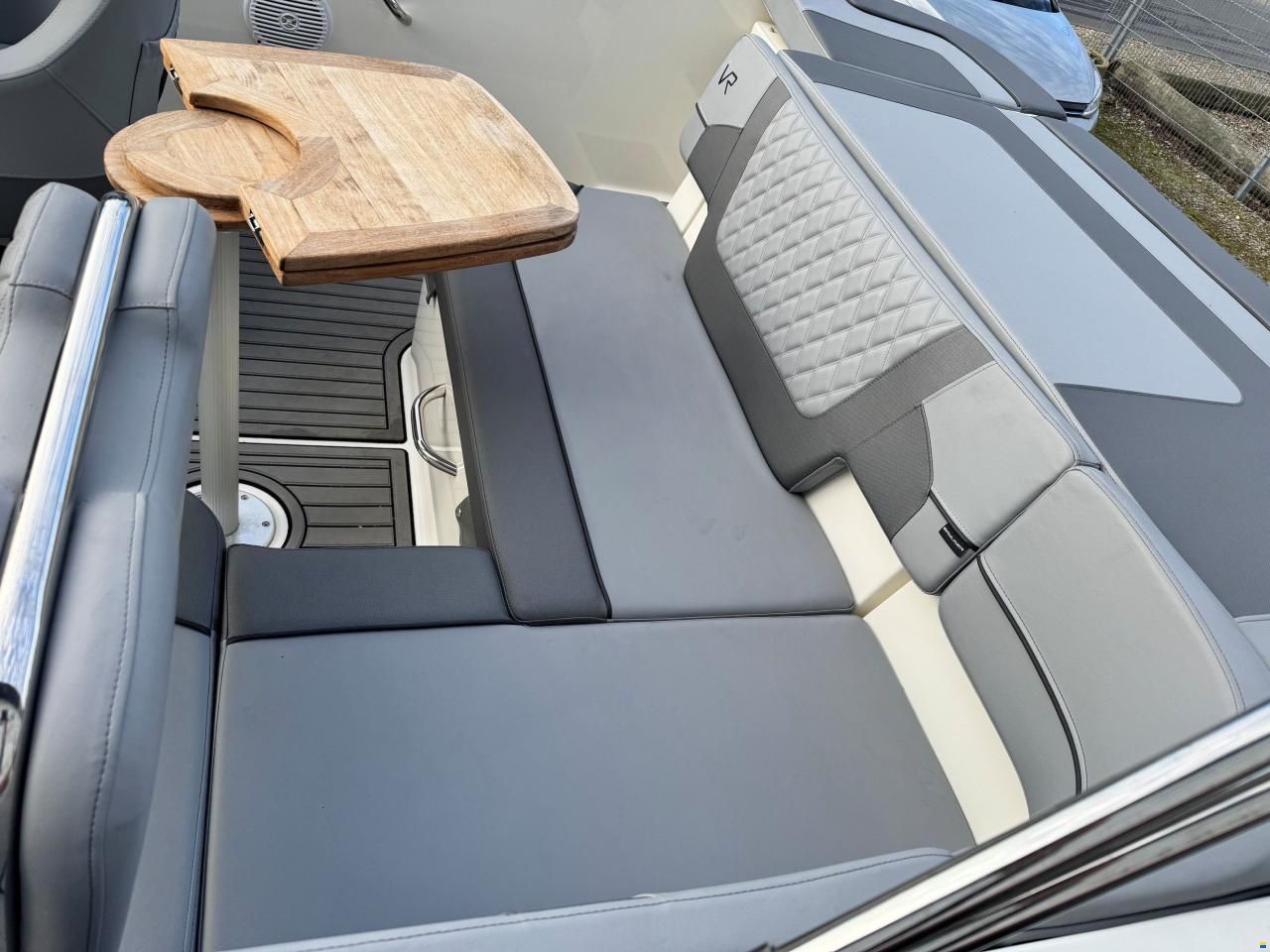 Bayliner VR5 Bowrider med 150 hk Mercury-EFI 3,0L