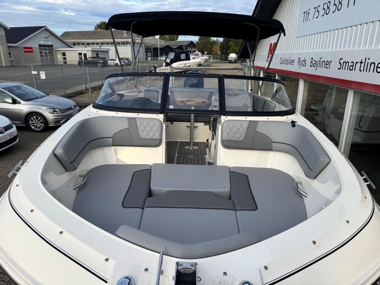 Bayliner VR5 Bowrider med 150 hk Mercury-EFI 3,0L