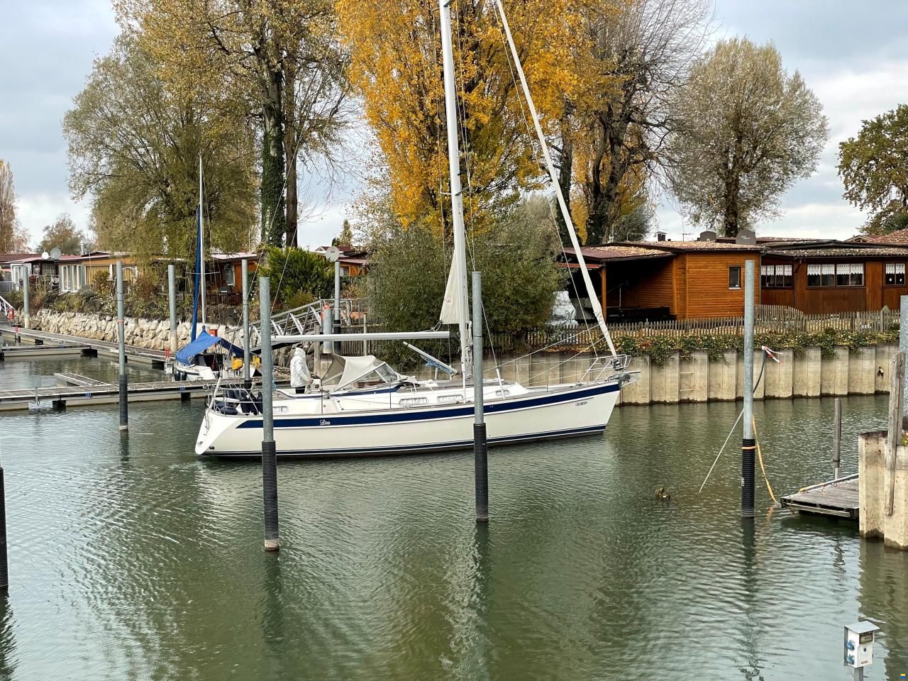 Hallberg-Rassy 37