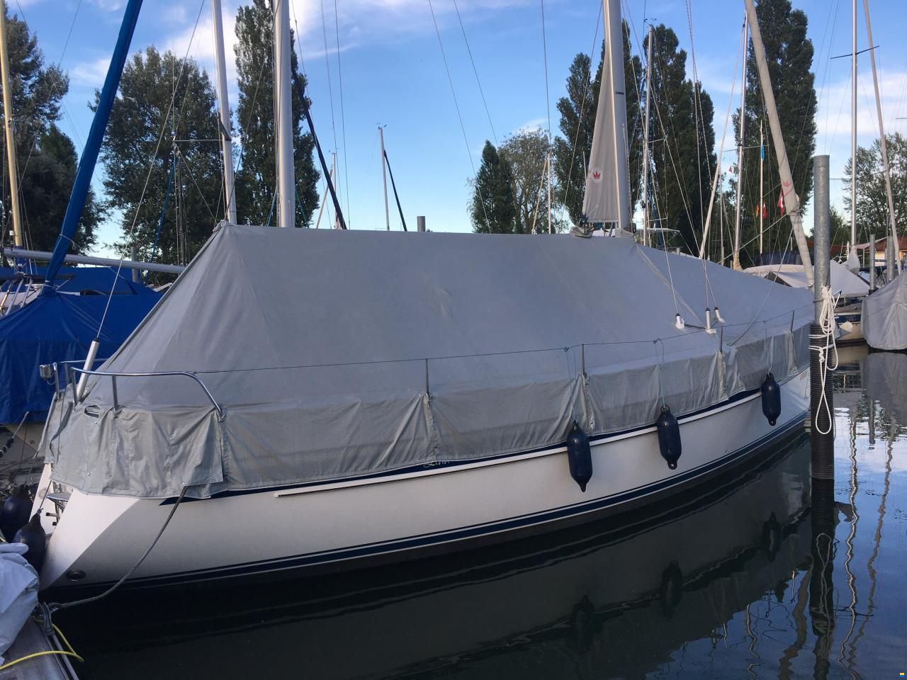 Hallberg-Rassy 37