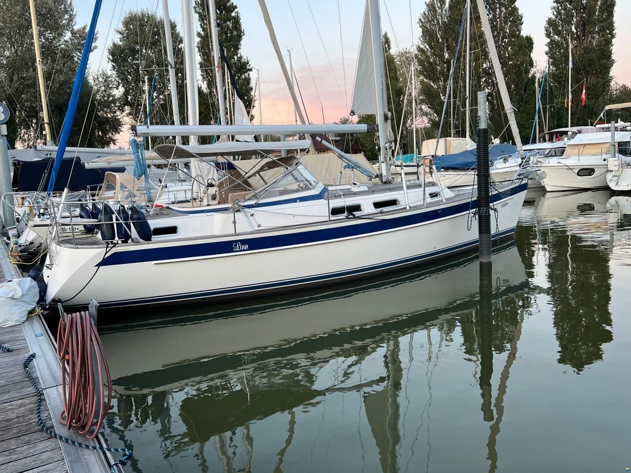 Hallberg-Rassy 37