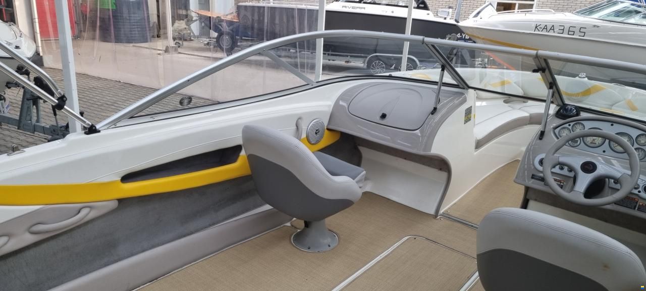 Maxum 2000 SR3