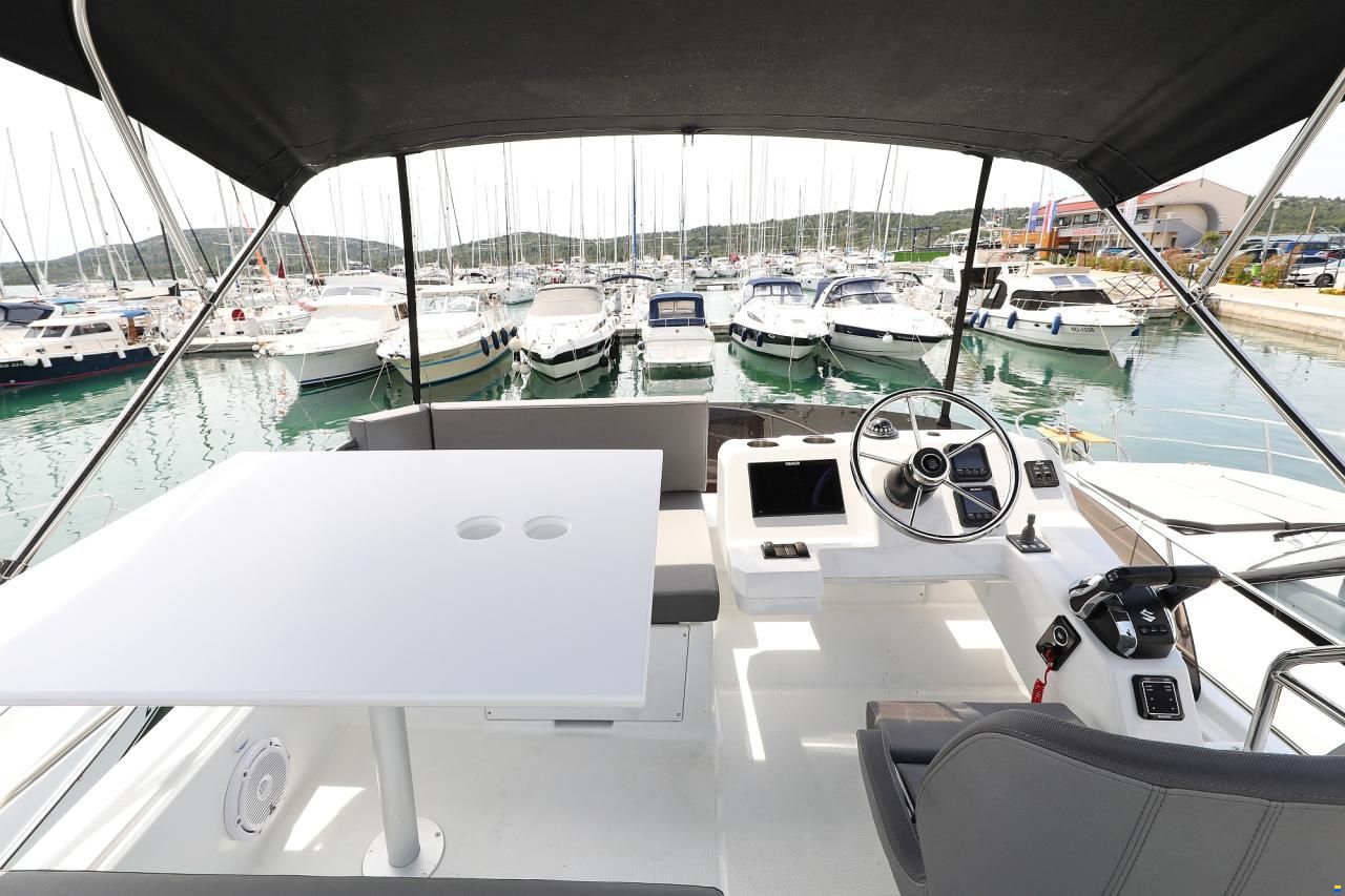 Beneteau Antares 11 FLY